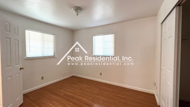Building Photo - Nice 4bd/3ba House with 2 Car Garage