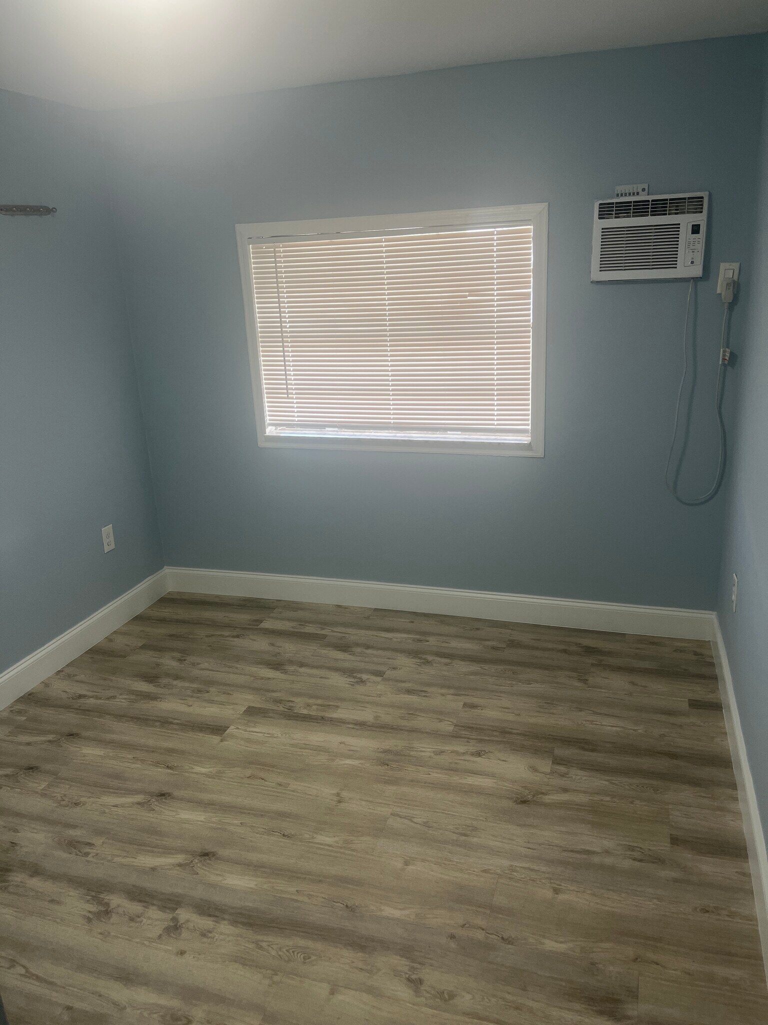 Building Photo - 412 NW 23rd Ct