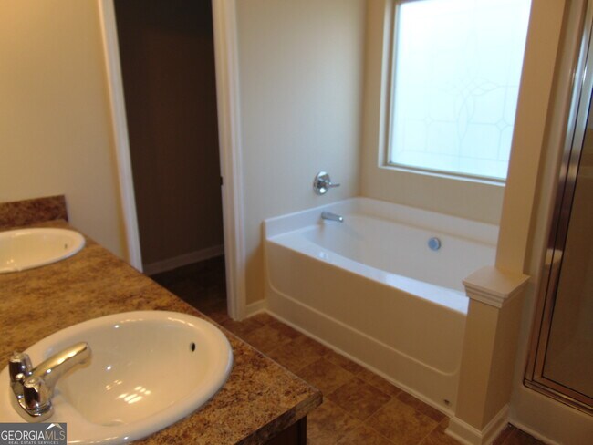 Building Photo - 1320 Napa Valley Dr SW