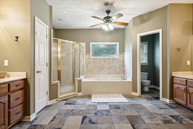 Building Photo - 739 Evans View Ln
