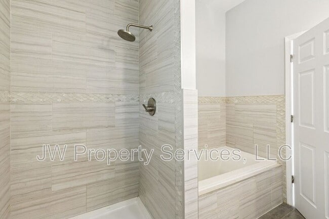 Building Photo - 309 Red Allen Wy