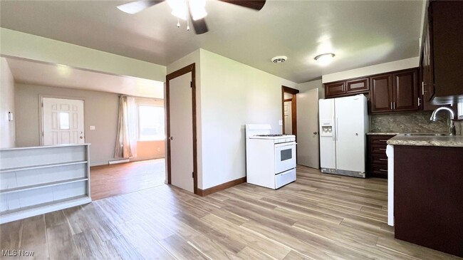 Building Photo - 6036 Tam O Shanter Dr