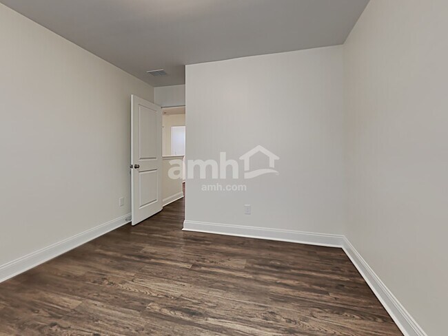 Building Photo - 330 Azore Way