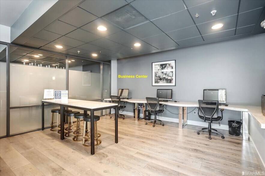 Building Photo - 718 4th St