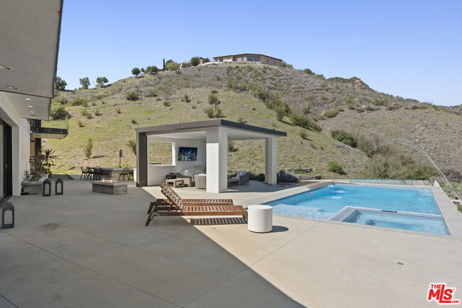 Building Photo - 31830 Lobo Canyon Rd