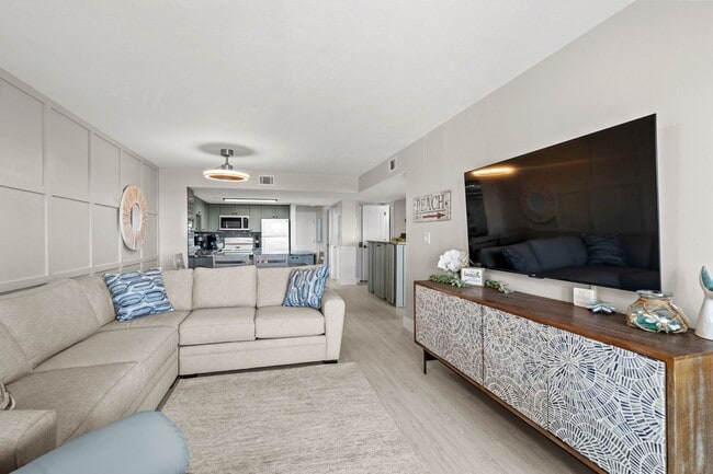 Building Photo - Sea Mark Tower – 3BR Ocean-View Condo