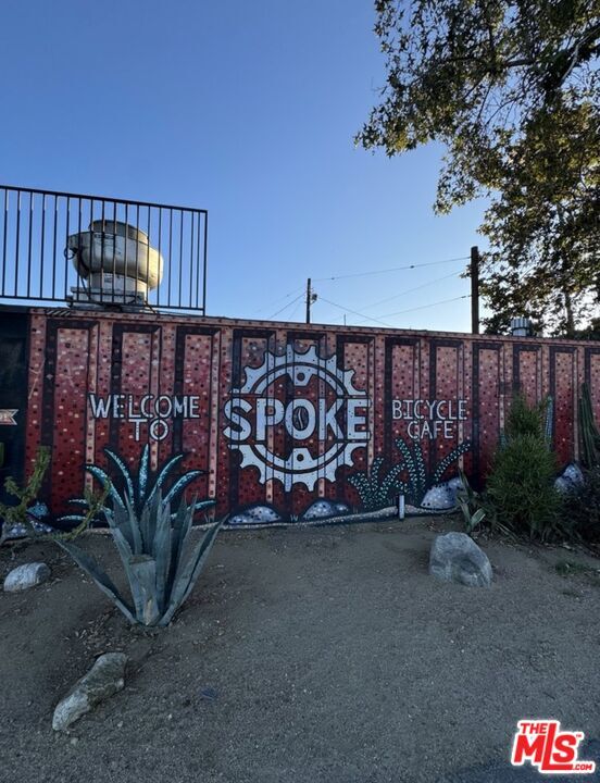 Building Photo - 2445 Harwood St