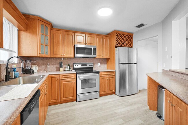 Building Photo - 2149 Discovery Cir W