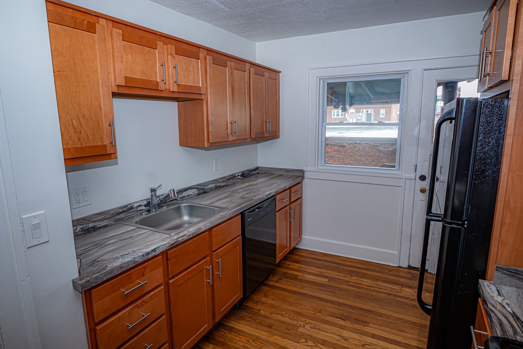 Building Photo - 13318 Madison Ave