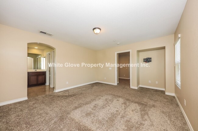 Building Photo - Beautiful Spanish Style 3 Bedroom Plus Lof...