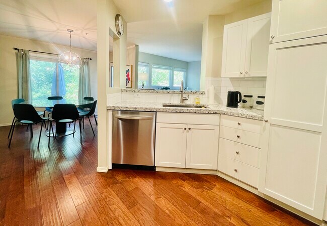 Building Photo - 16815 6th Ave W