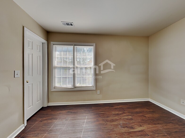 Building Photo - 815 Brookhannah Ct