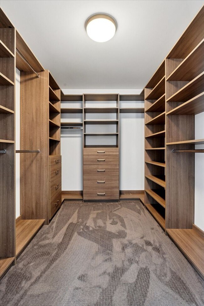Building Photo - Available Immediately – 4 Bedroom, 2.5 Bat...