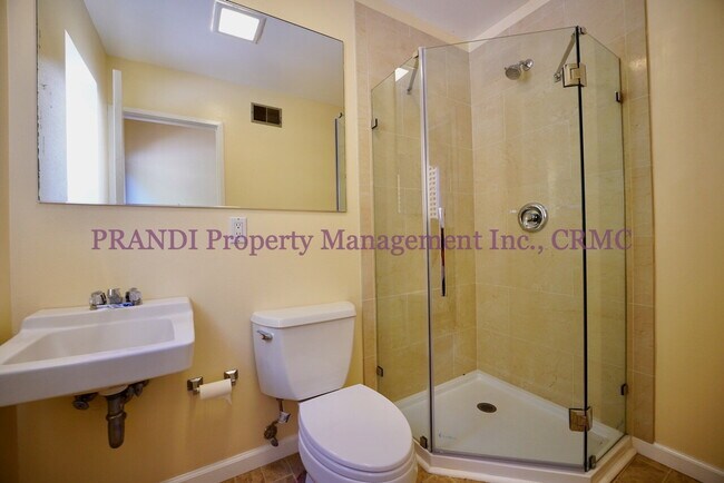 Building Photo - Spacious Greenbrae Home Featuring Expansiv...