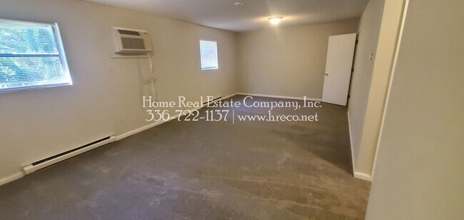 Building Photo - 3011 Broadbay Dr