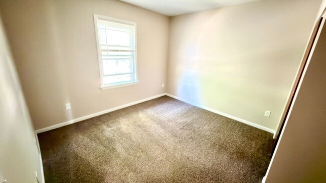 Building Photo - 451 Averill Ave