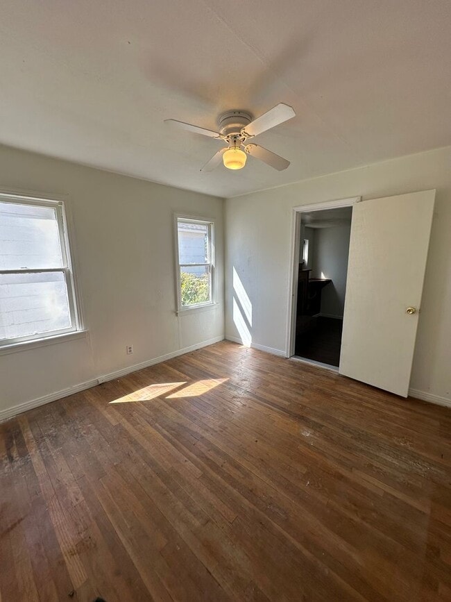 Building Photo - Spacious 3 Bed Home! Convenient Location! HUD Okay!