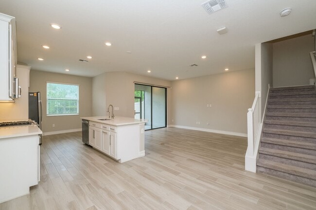 Building Photo - 4639 Almada Ln