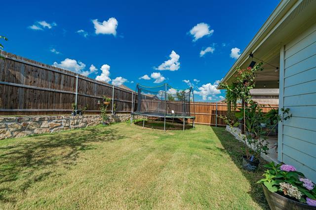Building Photo - 305 Fire Rock Dr