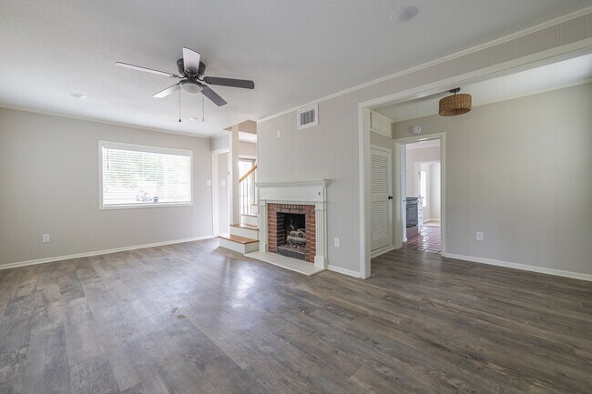 Building Photo - Charming 2-Story Home in Tech Terrace!