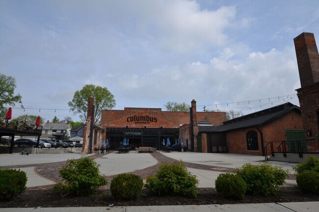 Building Photo - Newly Renovated 4 Bedroom Near Franklin Park- First month rent free