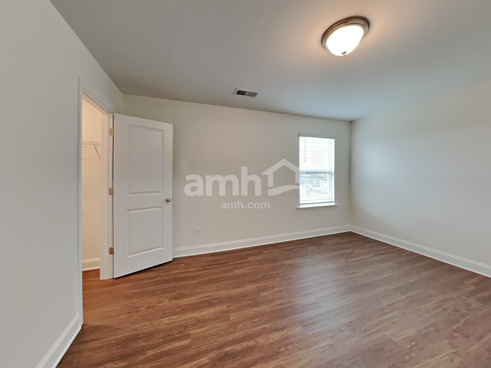 Building Photo - 153 Larragan Dr
