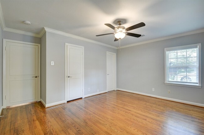 Building Photo - 5604 Whitehaven St