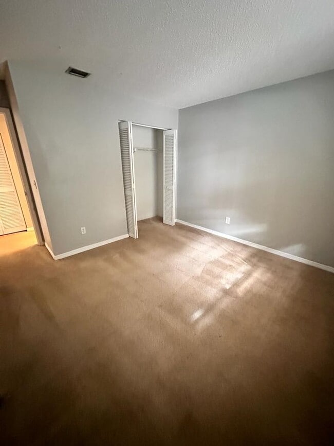 Building Photo - 505 Bristol Dr