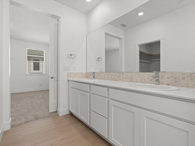 Building Photo - Desirable South Reno neighborhood of the Courtyards at Arrowcreek.