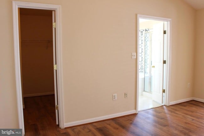 Building Photo - 42856 Golf View Dr