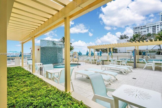 Building Photo - 2501 S Ocean Dr