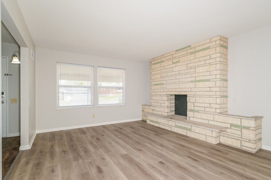Building Photo - 2544 Netherton Dr