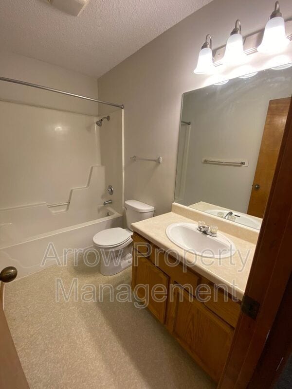 Building Photo - 1222 S Jackson St