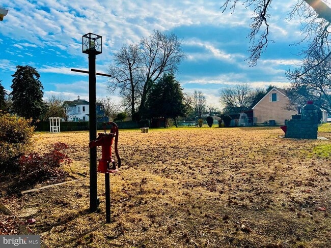 Building Photo - 222 Berlin Rd N