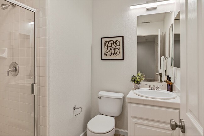 Building Photo - Available now, Townhouse in MV! $5,500