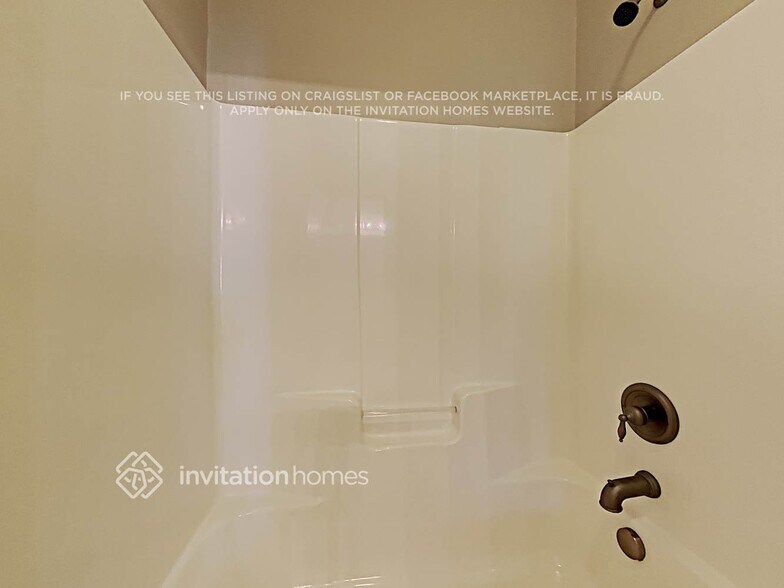 Building Photo - 8426 Fairlight Dr
