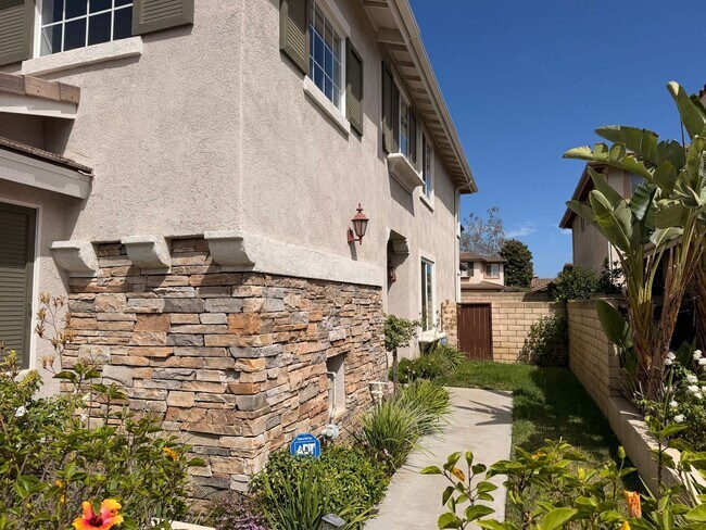 Building Photo - 2872 La Plata Dr