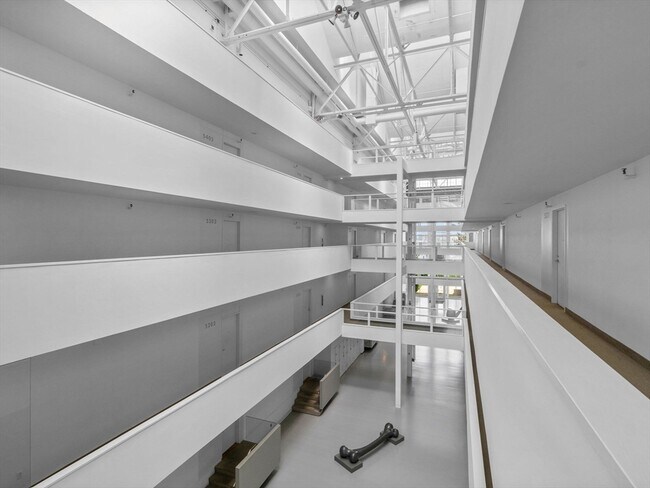 Building Photo - 42 8th St