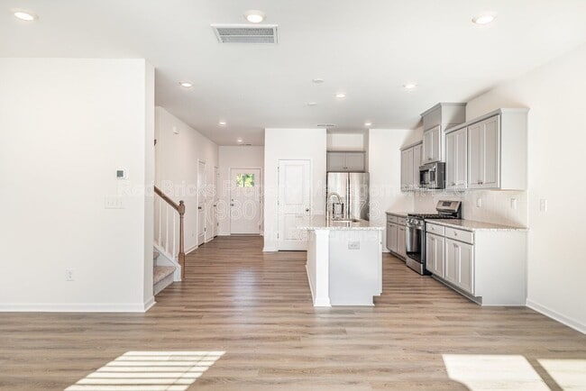 Building Photo - 3160 Lilac Grove Dr