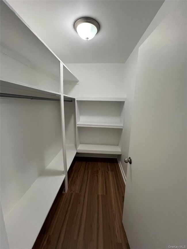 Building Photo - 142 W 175th St