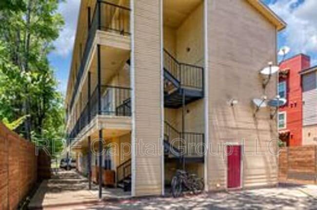 Building Photo - 4718 Eastside Ave