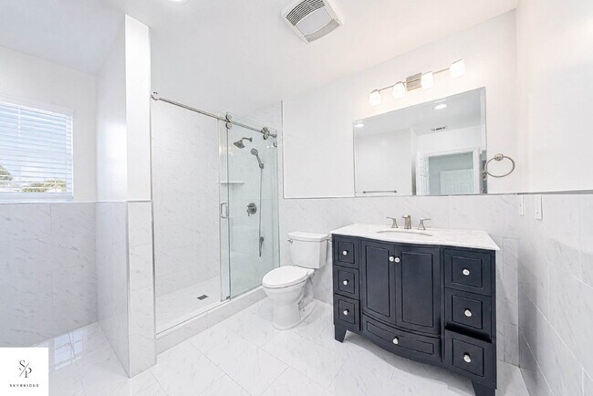 Building Photo - Bright 3BR Rosemead Rental: Self-Contained Unit with Private Entry & Driveway Parking