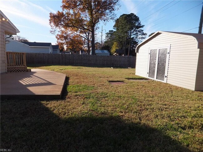 Building Photo - 4420 Clyde St