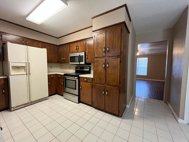 Building Photo - 3321 Colquitt Rd