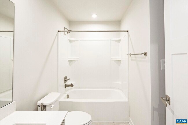 Building Photo - 2045 Landon Ln