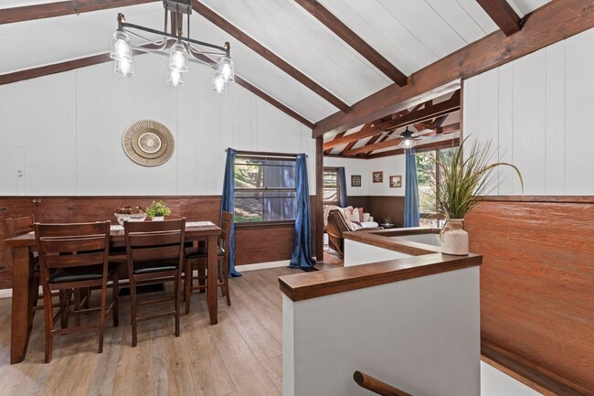 Building Photo - 407 S Dart Canyon Rd