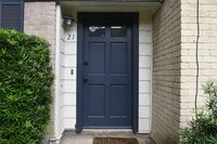 Building Photo - 10018 Knoboak Dr