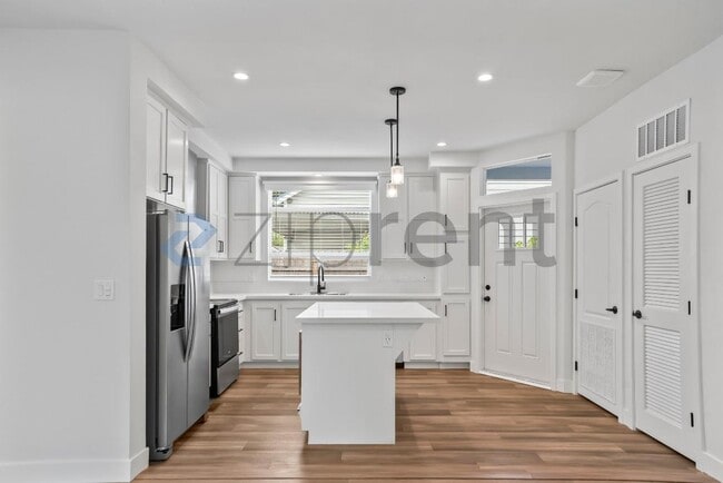 Building Photo - 10112 Westminster Ct