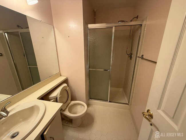 Building Photo - 125 Albury Way