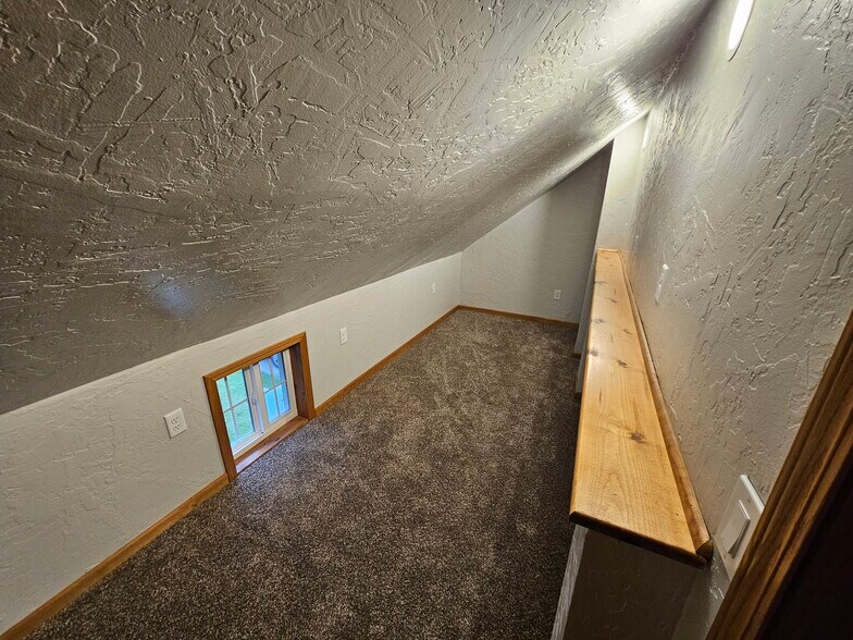 Recreation/Play Room - 802 W 11th Ave